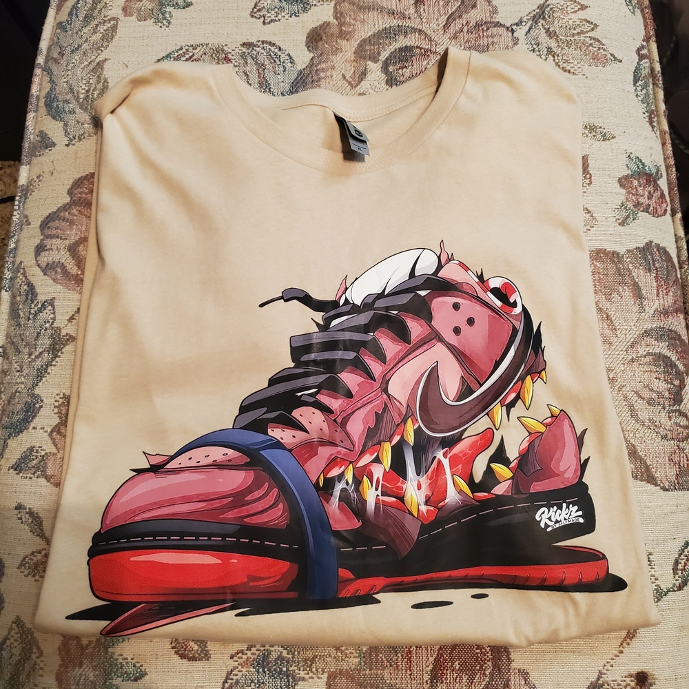 New Red Lobster Sneakerheadz Custom Design Creme XL T-Shirt